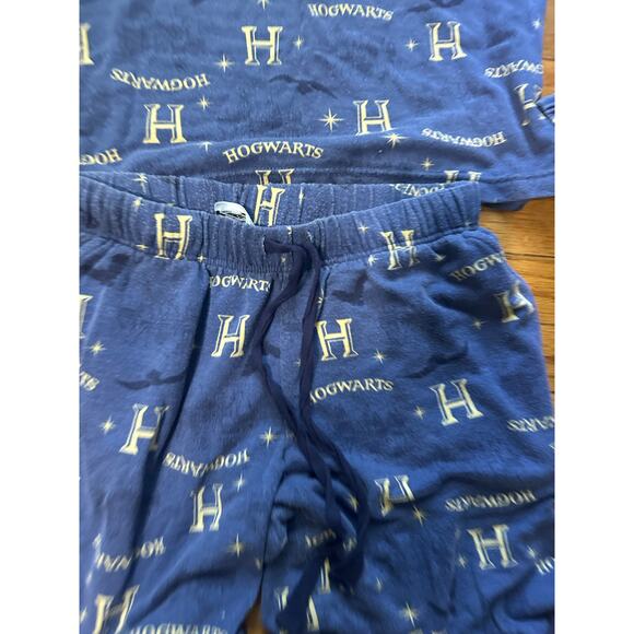 Harry Potter Long-Sleeve Pajama Top & Banded Pajama Pants Set – Size S - Picture 3 of 8
